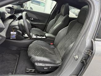 Peugeot e-2008 EV GT 54 kWh picture 10