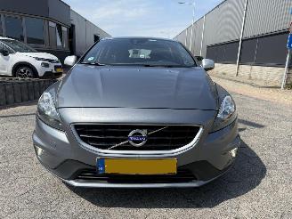 Volvo V-40 2.0 D2 R-Design Business picture 2