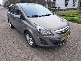 Coche accidentado Opel Corsa 1.2i automaat 2014/5