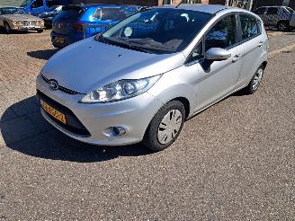 Unfallwagen Ford Fiesta 1.6 tdci titanium (km 93689 nap) 2012/5