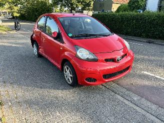 Salvage car Toyota Aygo 1.0-12V 2010/5