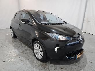 Damaged car Renault Zoé Q210 Zen Qiuckcharge 2013/10