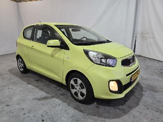 damaged passenger cars Kia Picanto 1.2 CVVT Comfort Pack 2013/2