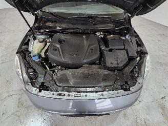 Volvo V-40 2.0 D2 R-Design Business picture 17