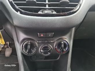 Peugeot 208 1.2 PureT. Signature picture 16