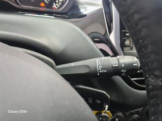 Peugeot 208 1.2 PureT. Signature picture 21