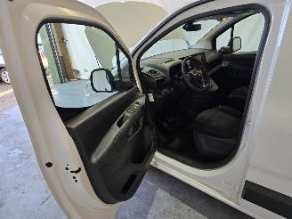 Opel Combo 1.2 PT 110 SenS L1 picture 23