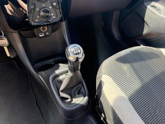 Peugeot 108 Allure Cabrio 2016 picture 24