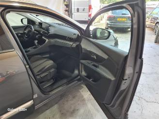 Peugeot 5008 1.2 PT BL. Allure picture 18