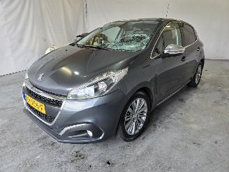 Peugeot 208 1.2 PureTech Allure picture 3