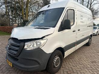 krockskadad bil bedrijf Mercedes Sprinter 314 2.2 CDI L2H2 2019/1