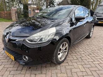 Vrakbiler auto Renault Clio 0.9 TCe Eco2 Limited 2016/7