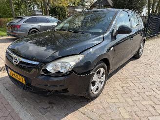 Hyundai I-30 1.6i Dynamic picture 1