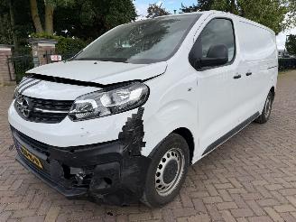 krockskadad bil bedrijf Opel Vivaro 2.0 BlueHDi 145 pk automaat 2 schuifdeur 2023/1
