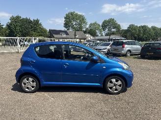 Toyota Aygo 1.0-12V Dynamic Blue picture 9