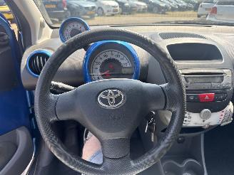 Toyota Aygo 1.0-12V Dynamic Blue picture 17