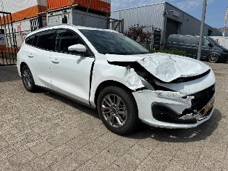 škoda osobní automobily Ford Focus 1.0 EcoBoost Hybrid Titanium 2024/8