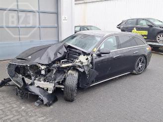 Voiture accidenté Mercedes E-klasse E Estate (S214), Combi, 2023 E-300 e 2.0 Turbo 16V 2024