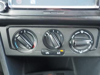 Volkswagen Polo 1.0 picture 16