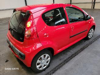 Peugeot 107 1.0i-12v 50-KW XS 5drs picture 2
