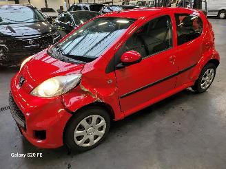 Peugeot 107 1.0i-12v 50-KW XS 5drs picture 10