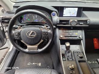 Lexus IS 300h Hybrid 133-KW Automaat picture 18