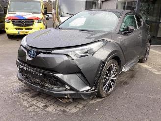 Vrakbiler auto Toyota C-HR C-HR (X1,X5), SUV, 2016 1.8 16V Hybrid 2017/10