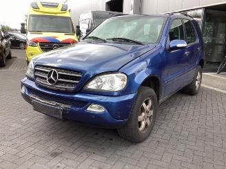Vrakbiler auto Mercedes ML ML I (163), SUV, 1998 / 2005 500 5.0 V8 24V 2002/3