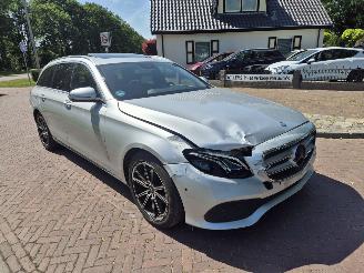 Mercedes E-klasse 220 D PRESTIGE PLUS picture 2