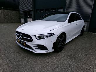 uszkodzony samochody osobowe Mercedes A-klasse 200D AMG-PAKKET / PANODAK / CAMERA / NAVI / AUTOMAAT 2019/12