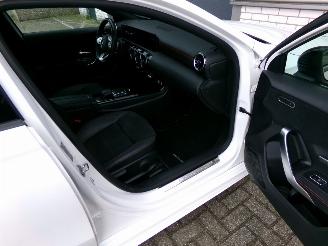 Mercedes A-klasse 200D AMG-PAKKET / PANODAK / CAMERA / NAVI / AUTOMAAT picture 10
