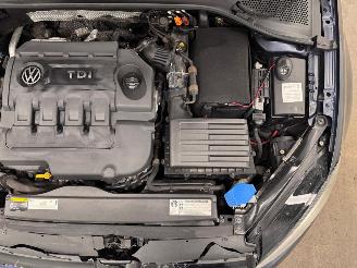 Volkswagen Golf 1.6 TDI 77kw Trendline 5-drs Airco picture 18