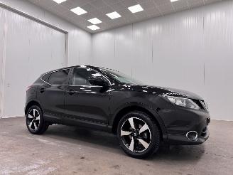 Vaurioauto  passenger cars Nissan Qashqai 1.2 N-Connecta Navi Clima 2017/4