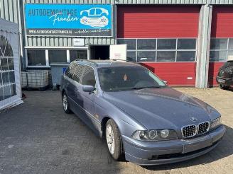 Vrakbiler auto BMW 5-serie 5 serie Touring (E39), Combi, 1996 / 2004 520i 24V 2001/3