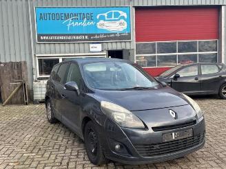 krockskadad bil bedrijf Renault Grand-scenic Grand Scenic III (JZ), MPV, 2009 / 2016 2.0 16V CVT 2009/7