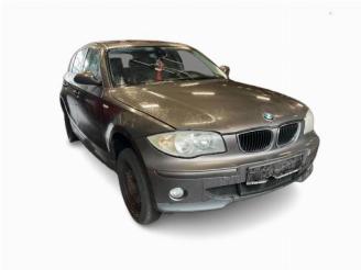 krockskadad bil auto BMW 1-serie 1 serie (E87/87N), Hatchback 5-drs, 2003 / 2012 116i 1.6 16V 2006/2