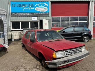 skadebil auto Volvo 340  1976/2