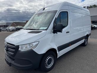 krockskadad bil bedrijf Mercedes Sprinter 317 BPM Vrij L2H2 2024/11