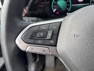 Volkswagen Golf Life picture 16