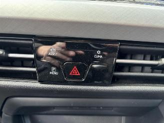 Volkswagen Golf Life picture 22