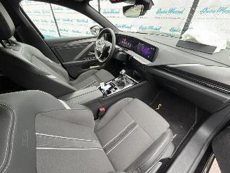 Opel Astra Sports Tourer GS 1.2 Turbo 96 KW picture 11