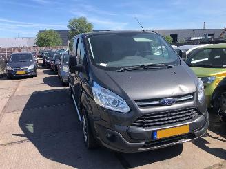 krockskadad bil bedrijf Ford Transit Transit Custom Van 2011 - 2.0 TDCi 16V Eco Blue 130 Bestel  Diesel 1.995cc 96kW (131pk) FWD 2015-12/2023-12  YMFS; YMF6; YMFA; BKFB; YMFB; BKFA 2016/8