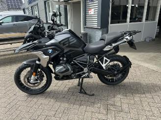 skadebil motor BMW R 1250 GS TRIPLE BLACK EDITION  32.000KM 2024/2