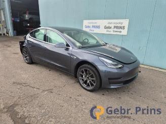 Vrakbiler auto Tesla Model 3 Model 3, Sedan, 2017 Standard RWD Plus 60 kWh 2020/9