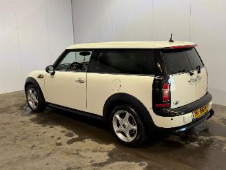 krockskadad bil auto Mini One CLUBMAN 1.4 16V One Combi/o  Benzine 1.397cc 70kW (95pk) FWD 2009/5