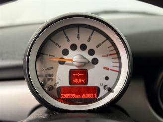 Mini One CLUBMAN 1.4 16V One Combi/o  Benzine 1.397cc 70kW (95pk) FWD picture 12