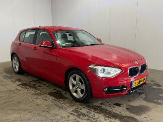 skadebil auto BMW 1-serie 116i 1.6 16V Hatchback 4Dr Benzine 1.598cc 100kW (136pk) RWD 2013/11