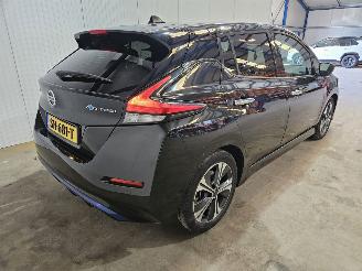 Nissan Leaf 39/40kWh Hatchback  Elektrisch  110kW (150pk) FWD picture 4