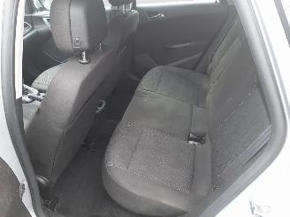 Opel Astra 1.6 CDTI picture 12