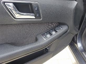 Mercedes E-klasse E 200 T CGI Avantgarde 135kw, Navi, Leer, Climate & Cruise control picture 15